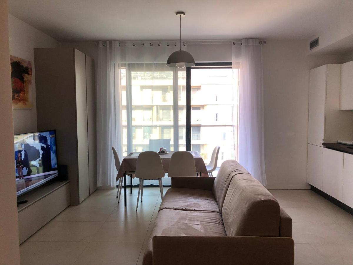 Loft With Terrace In Uptown Milan Near Rho Fiera Apartment Pero Ngoại thất bức ảnh